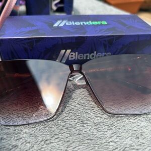 Blenders Eyewear Rimini Crystal Cherry Sunglasses